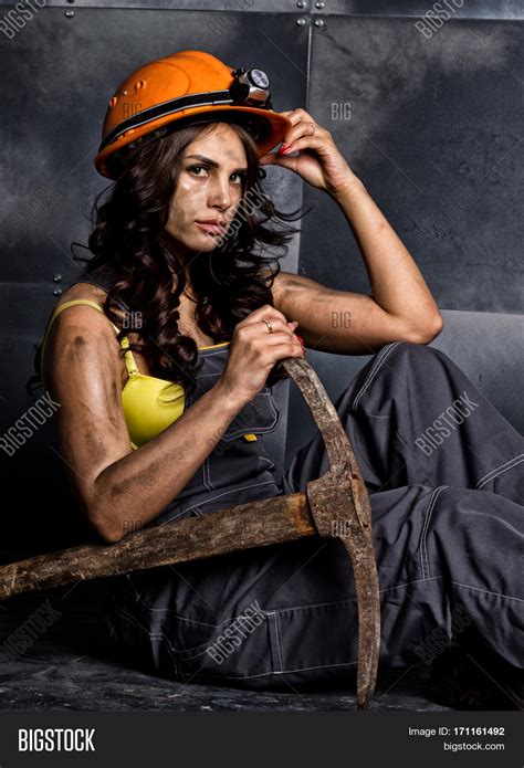 madison ivy miner|Sexy miner chick gets fucked after escpaing a cave in (Madison .